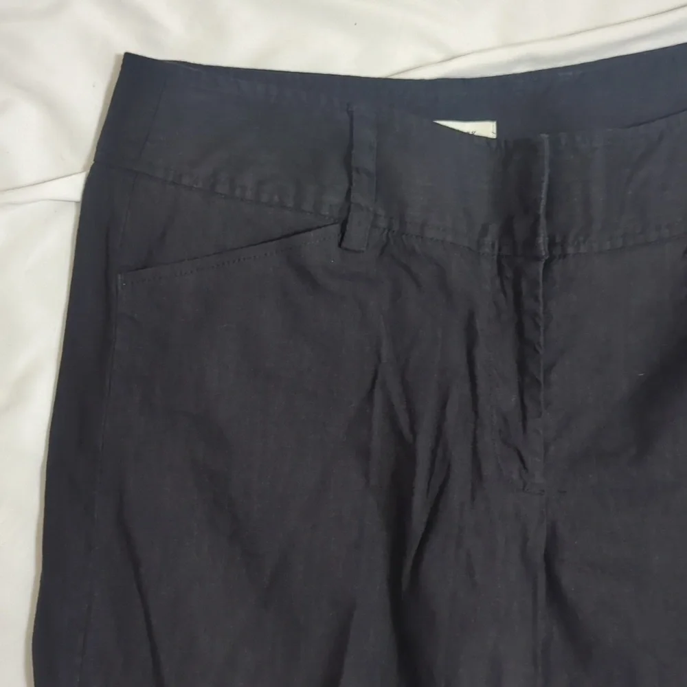 White House Black Market Legacy Capri Pants, Color Black Size 10